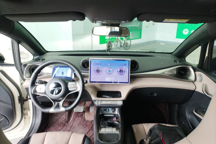 Used BYD Dolphin 2023 420 km Fashion Edition Center Console