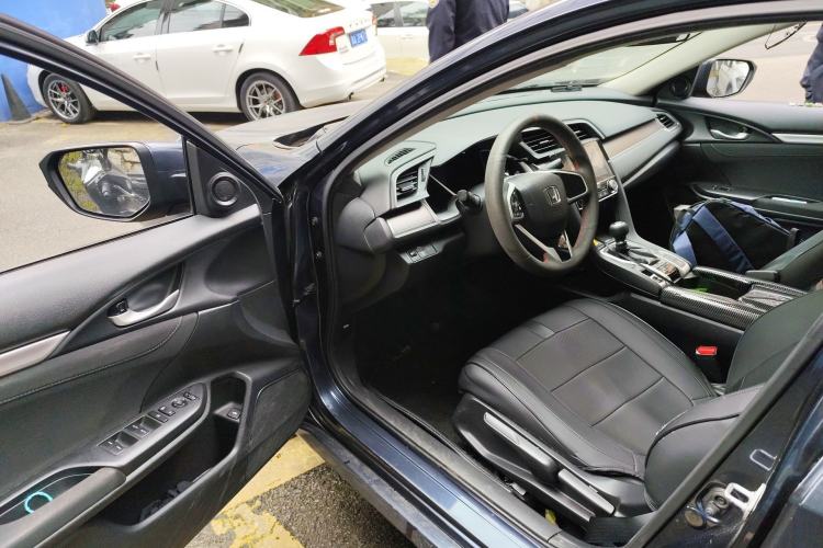 Used Honda Civic 2016 220TURBO Manual Luxury Edition Driver Seat