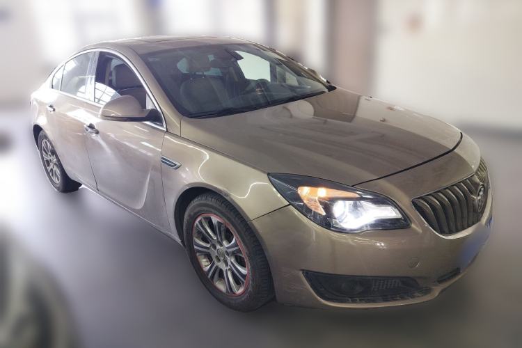 Used Buick Regal 2015 2.0L Elite Fashion Edition Front Right 45 Deg