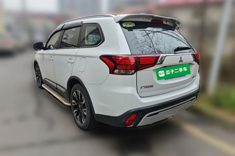 Used Mitsubishi Outlander 2020 2.0L Two-Wheel Drive Enjoyment Version 5 Seats
