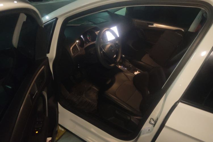 Used Volkswagen Golf Sportsvan 2016 1.6L Automatic Comfort Model Driver Seat