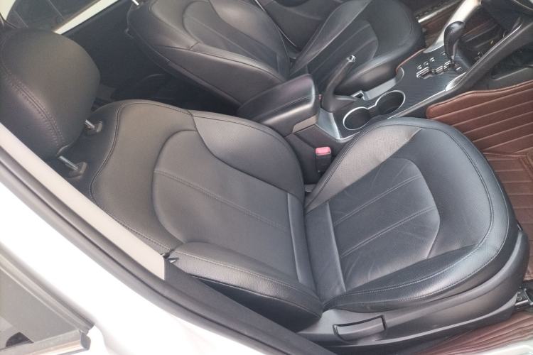 Used Hyundai ix35 2015 2.0L Automatic 2WD Smart Type China IV
