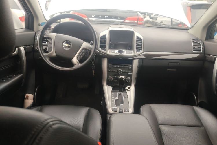 Used Chevrolet Captiva 2014 2.4L 4x4 Flagship Edition 7 Seats Center Console
