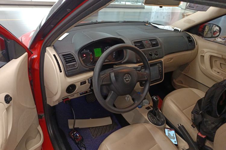 Used Skoda Fabia 2014 1.4L Automatic Crystal Edition Center Console