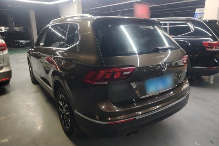 Used Volkswagen Tiguan L 2017 330TSI Automatic Two-Wheel Drive Luxury Edition Rear Left 45 Deg