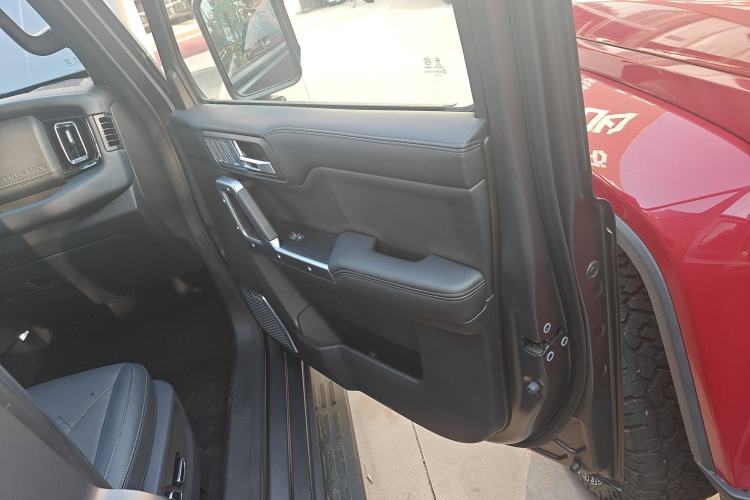 Used 212 T01 2024 2.0T Mechanic
