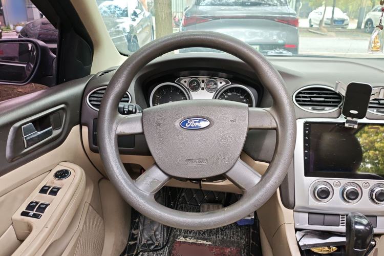 Used Ford Focus 2011 Sedan 1.8L Automatic Fashion Edition
