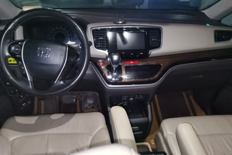 Used Honda Odyssey 2017 2.4L Luxury Edition Center Console