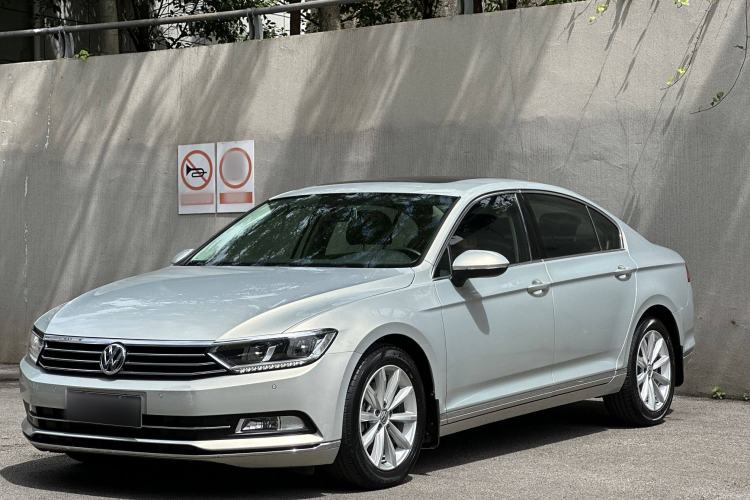 Used Volkswagen Magotan 2019 330TSI DSG Leading Model China VI Standard