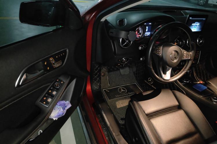 Used Mercedes-Benz GLA 2018 GLA 200 Sport Edition Driver Seat