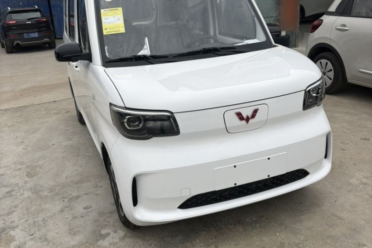 Used Wuling Zhiguang New Energy 2025 Comfort Model Exterior 1