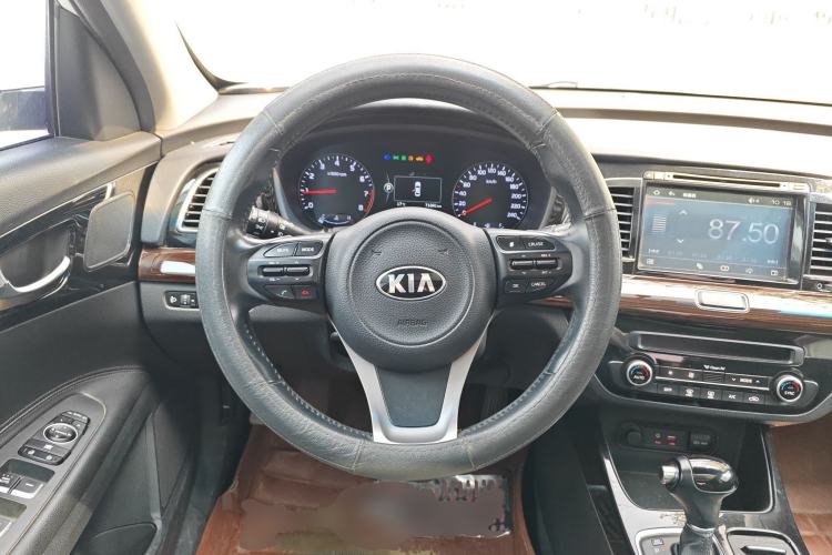 Used Kia K4 2014 1.8L Automatic DLX Steering Wheel