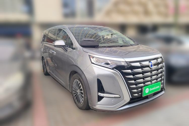 Used Denza D9 2022 DM-i 970 Four-Wheel Drive Prestige Model Front Right 45 Deg