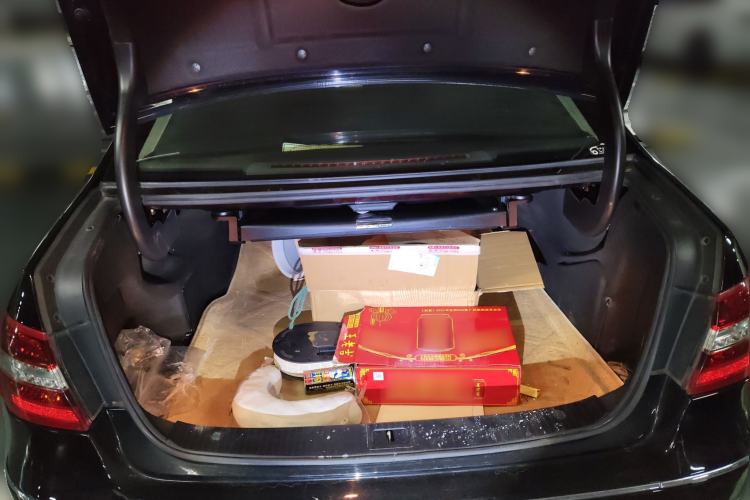 Used Mercedes-Benz E-Class 2010 E 300 L Fashion Model