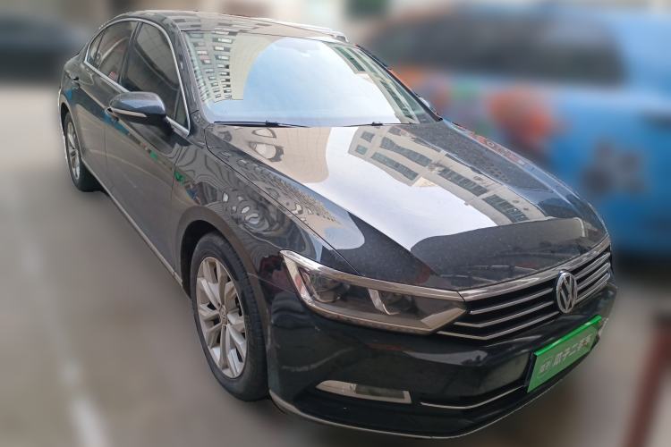 Used Volkswagen Magotan 2019 330TSI DSG Luxury Version China VI Standard Front Right 45 Deg
