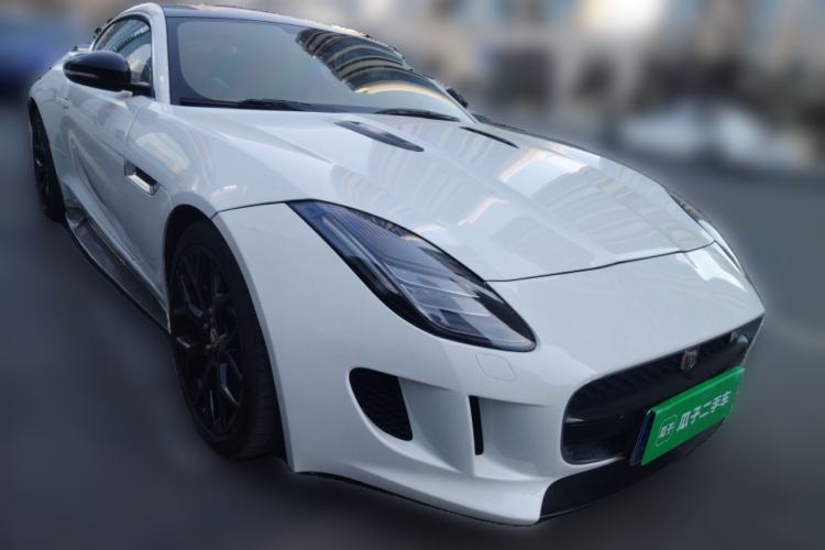Used Jaguar F-TYPE 2015 3.0 SC Hardtop Version Front Right 45 Deg