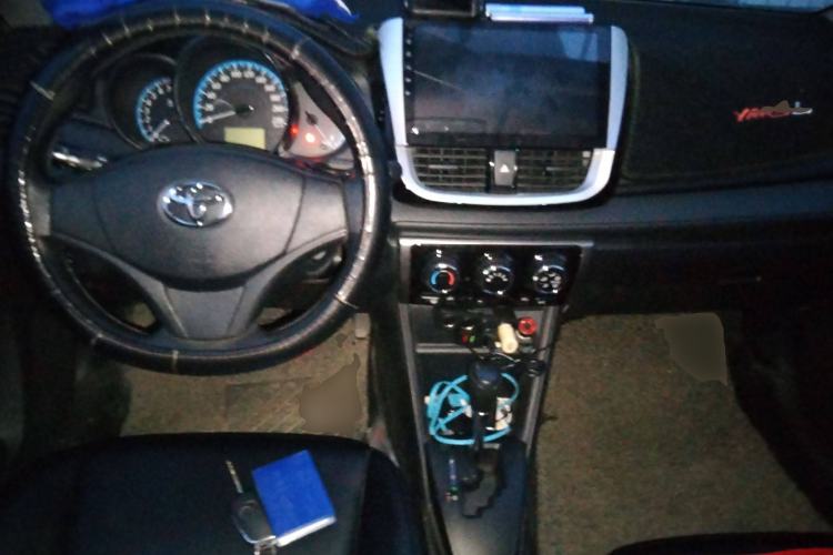 Used Toyota YARiS L Zhi Xuan 2016 Revised 1.5E CVT Charming Edition Center Console