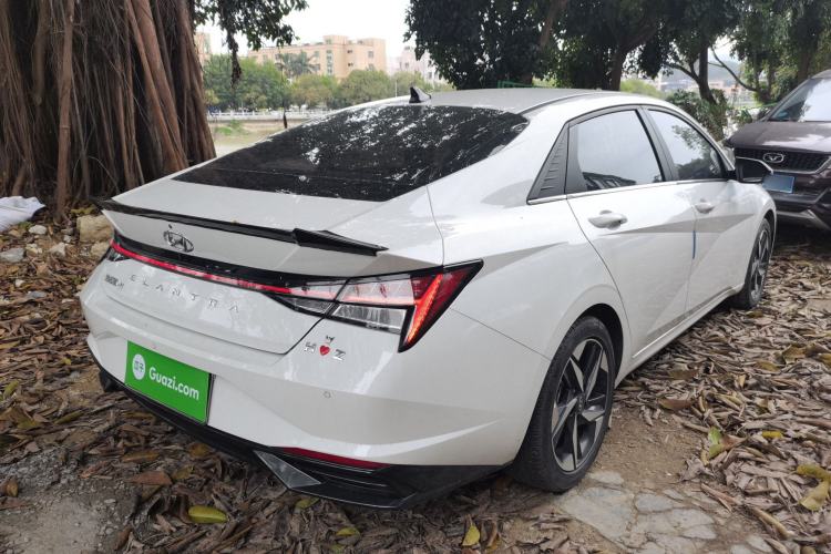 Used Hyundai Elantra 2022 1.5L CVT LUX Prestige Edition Rear Right 45 Deg