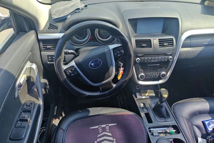 Used Bestune X80 2013 2.0L manual luxury version