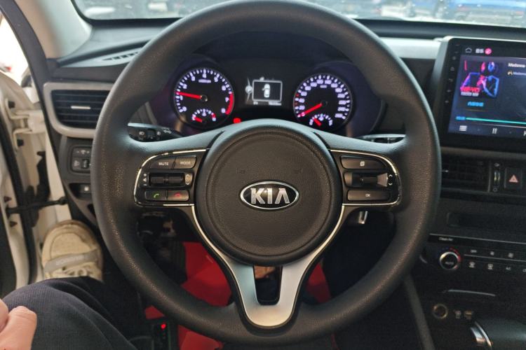 Used Kia K5 2016 2.0L Automatic GLS
