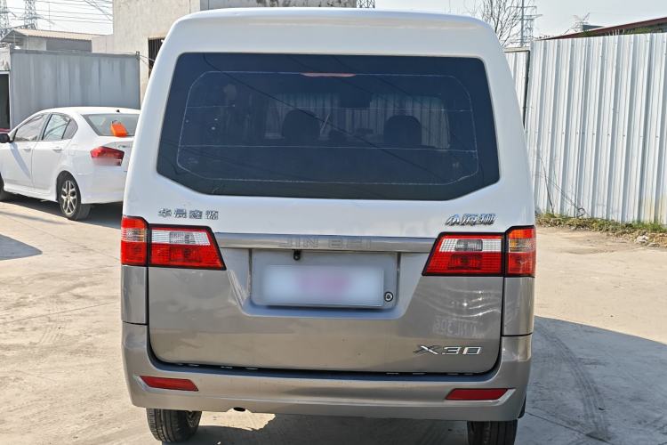 Used Jinbei Hiace X30 2023 1.5L Wealthy-Style Passenger Van 5/6/7-Seater Non-Air-Conditioned Version SWC15M