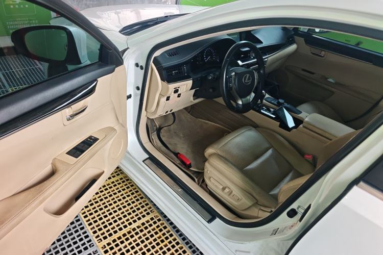 Used Lexus ES 2014 250 Elite Edition
