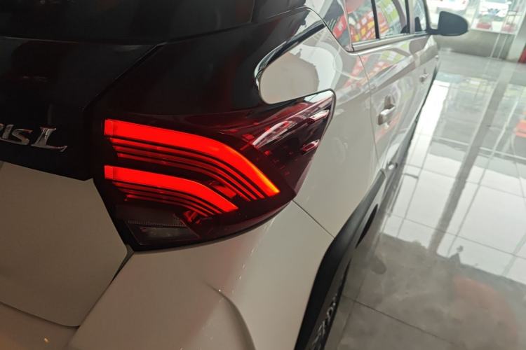 Used Toyota YARiS L Zhi Xuan 2022 X-Trail 1.5L CVT Leading PLUS Edition Right Rear Taillight