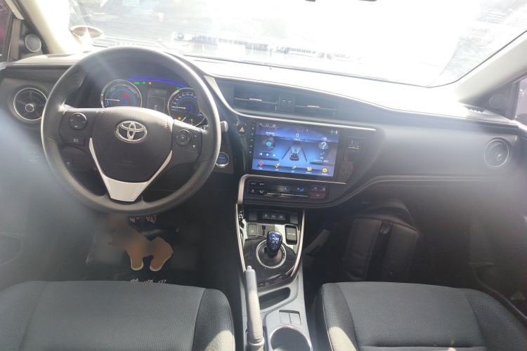 Used Toyota Corolla 2017 Revised Dual-Engine 1.8L E-CVT Leading Edition Center Console