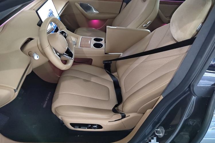 Used Hima Luxeed R7 2024 All-Electric 736 km Ultra Left Front Seat