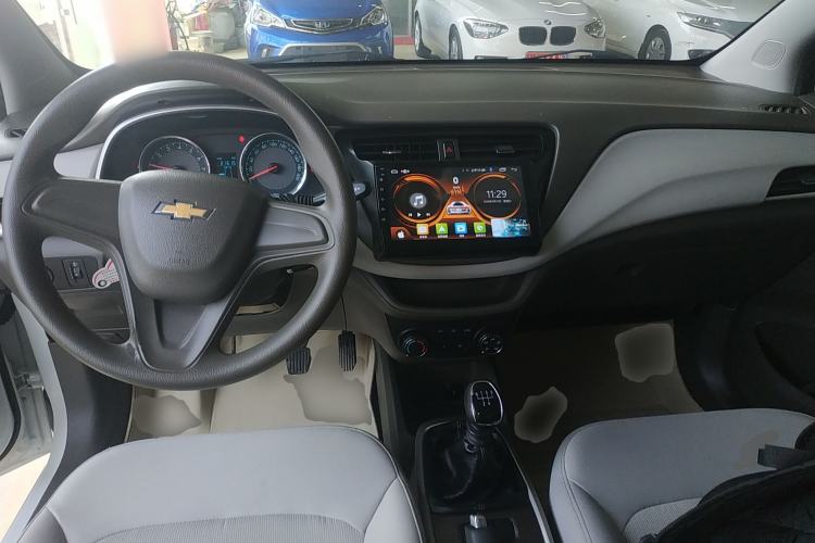 Used Chevrolet Lova RV 2016 1.5L Manual Comfort Edition Center Console