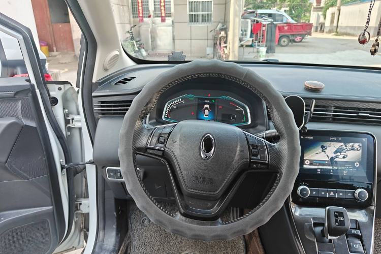 Used ORA iQ 2018 High-Range Version Smart Connectivity Model
