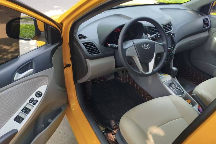 Used Hyundai Verna (older generation) 2010 Sedan 1.4L Automatic Comfort Model GS