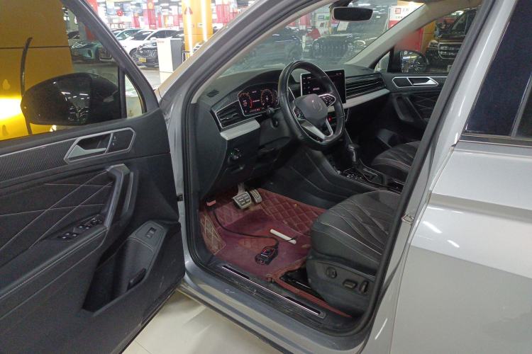 Used Volkswagen Tiguan L 2022 330TSI Automatic Two-Wheel Drive R-Line Enhanced Edition
