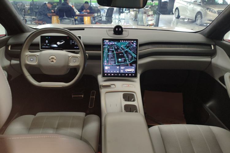 Used Nio ES8 2023 75 kWh Executive Edition
