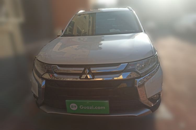 Used Mitsubishi Outlander 2016 2.4L 4x4 Elite Edition 5 Seats Front