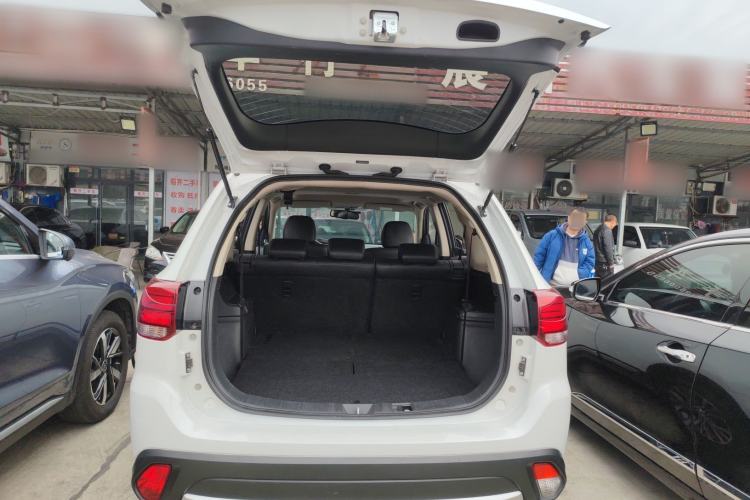 Used Mitsubishi Outlander 2018 2.0L Two-Wheel-Drive Jiale Edition 7-Seater
