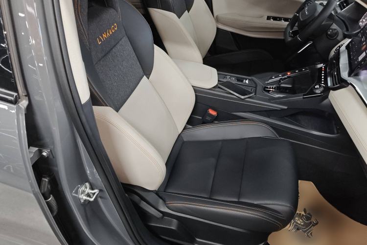 Used Lynk & Co 06 EM-P 2022 PHEV 84 km Range Pro Version