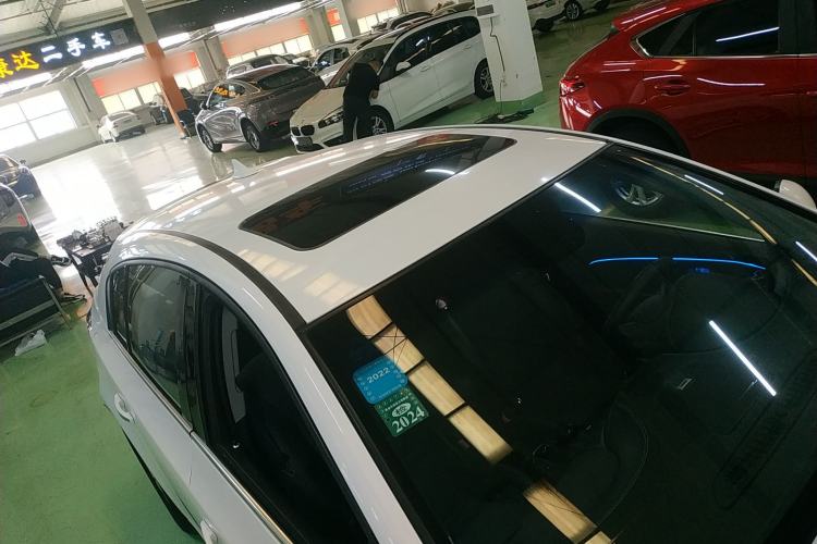 Used Chevrolet Cruze 2013 Hatchback 1.6T Automatic Flagship Model Roof