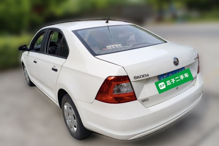 Used Skoda Rapid 2016 1.6L Manual Front-Wheel-Drive Version
