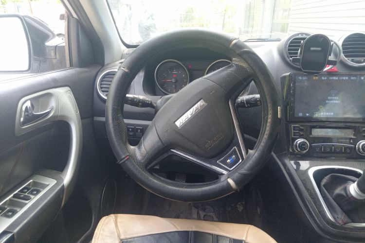 Used Haval H6 2015 Upgraded Model 1.5T Manual Two-Wheel Drive Urban Version
