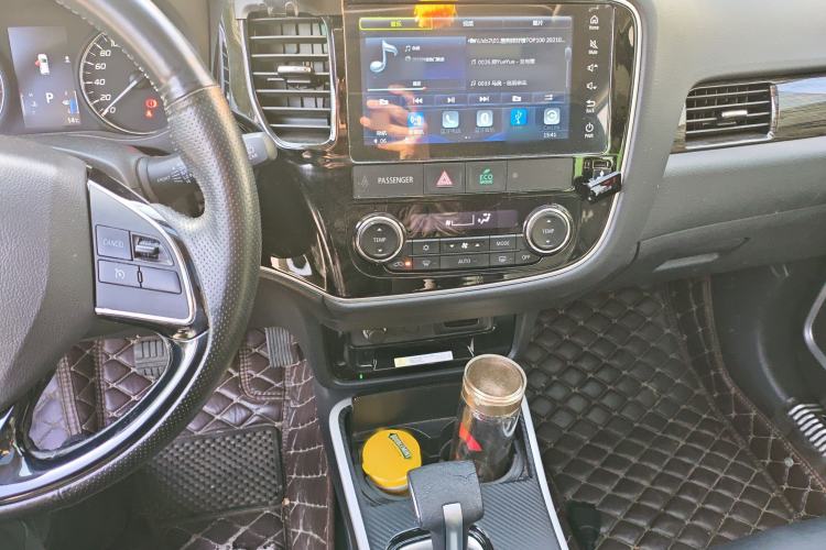 Used Mitsubishi Outlander 2019 2.0L Two-Wheel Drive Comfort Edition 5 Seats China VI Standard