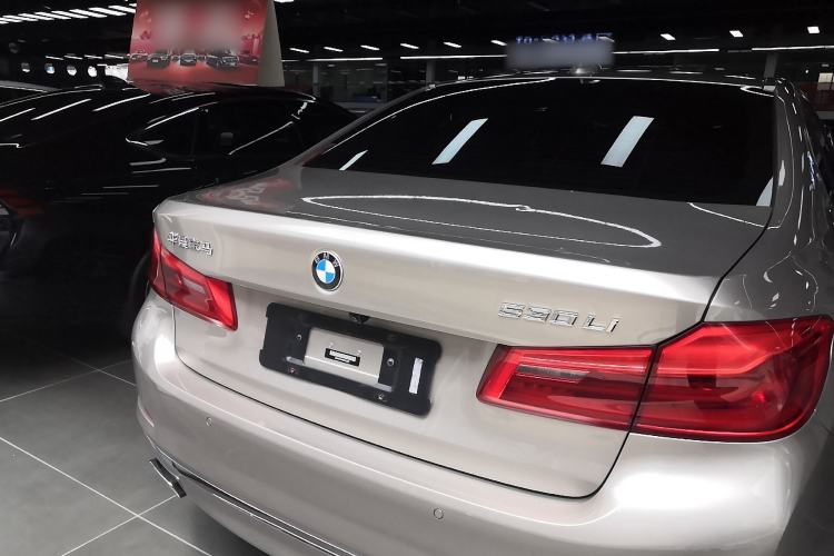 Used BMW 5 Series 2019 Facelifted 530Li Leading Edition Luxury Package
