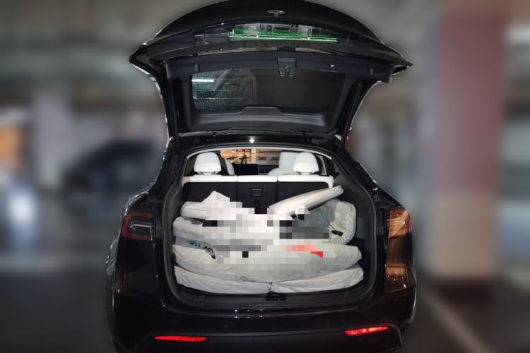 Used Tesla Model Y 2023 Rear-Wheel-Drive Version
