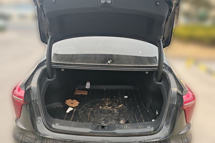 Used Hongqi H5 2023 1.5T DCT Smart Connect Flagship Edition Trunk