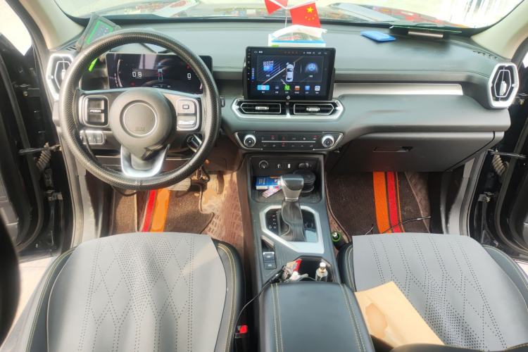 Used Great Wall King Kong Poer 2023 2.0T Automatic Diesel 4x4 Elite Edition Flatbed GW4D20M Center Console