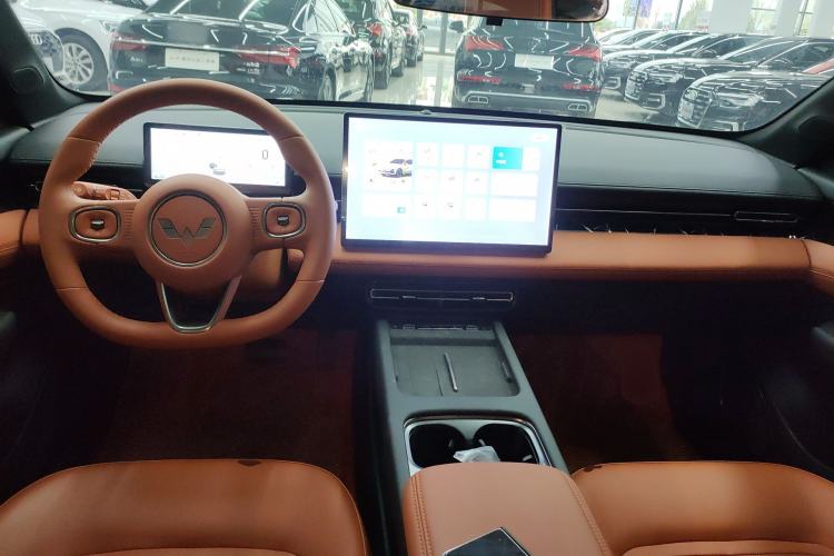 Used Wuling Xingguang 2025 610 km Smart Flagship Version Center Console