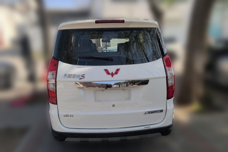 Used Wuling Hongguang 2014 1.5L S Luxury Model Rear