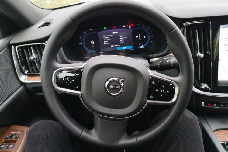 Used Volvo S60 2025 B4 Zhiyuan Luxury Edition Steering Wheel