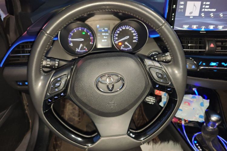 Used Toyota IZOA 2018 2.0L Yichi Version China VI Standard