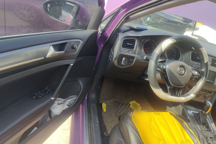 Used Volkswagen Golf 2016 230TSI Automatic Luxury Version
